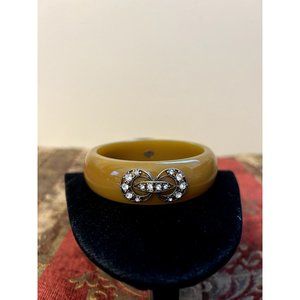 Elegant Gold Bracelet with Crystal Accents